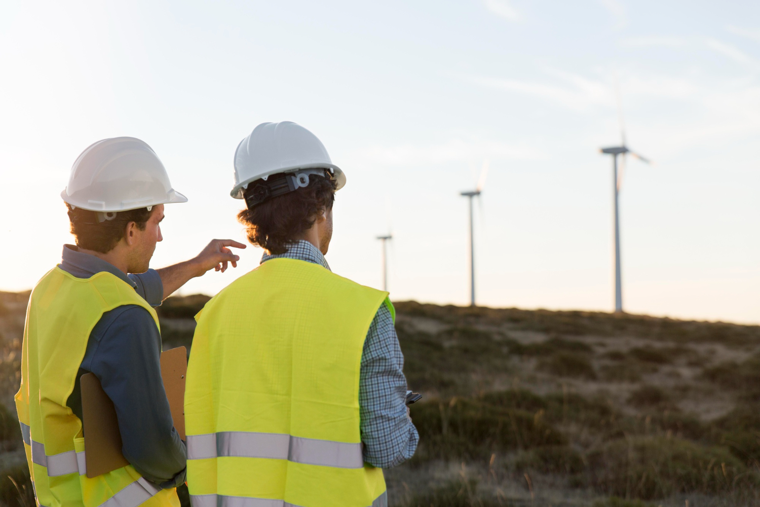 Engenheiros avaliam área para instalação de turbinas eólicas dentro do processo de licenciamento ambiental, assegurando sustentabilidade e conformidade - Consultoria de AVCB Engenheiros avaliam área para instalação de turbinas eólicas dentro do processo de licenciamento ambiental, assegurando sustentabilidade e conformidade - Consultoria de AVCB
