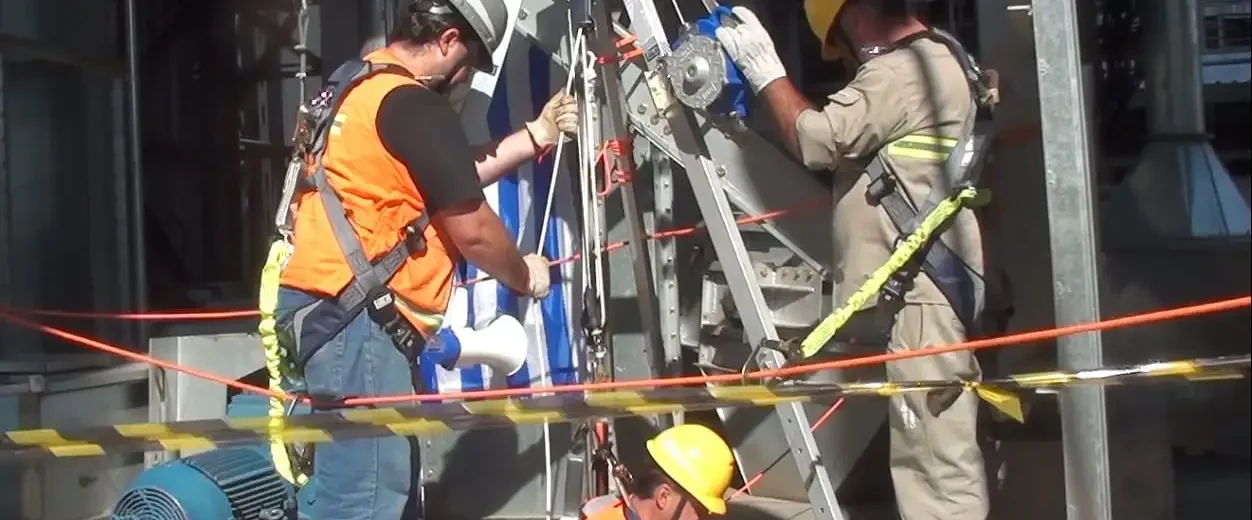 3305 - Treinamento Inicial em Espaços Confinados - Vigias