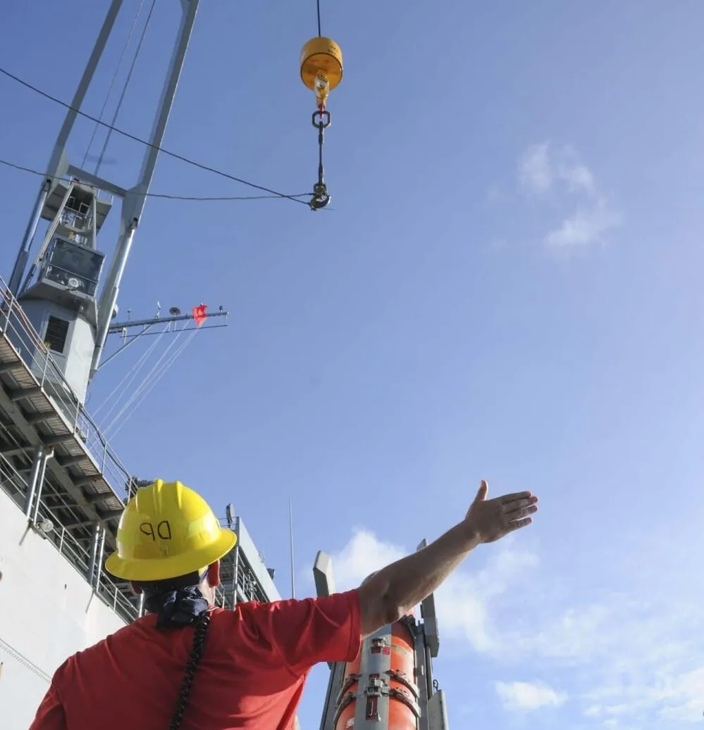 1814 Treinamento do Sinaleiro/Amarrador de Cargas de Gruas