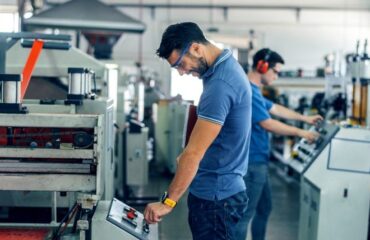 1808 – Treinamento Para Operadores de Máquinas e Equipamentos Devido à Introdução de Novas Tecnologias 1808 - Treinamento Para Operadores de Máquinas e Equipamentos Devido à Introdução de Novas Tecnologias