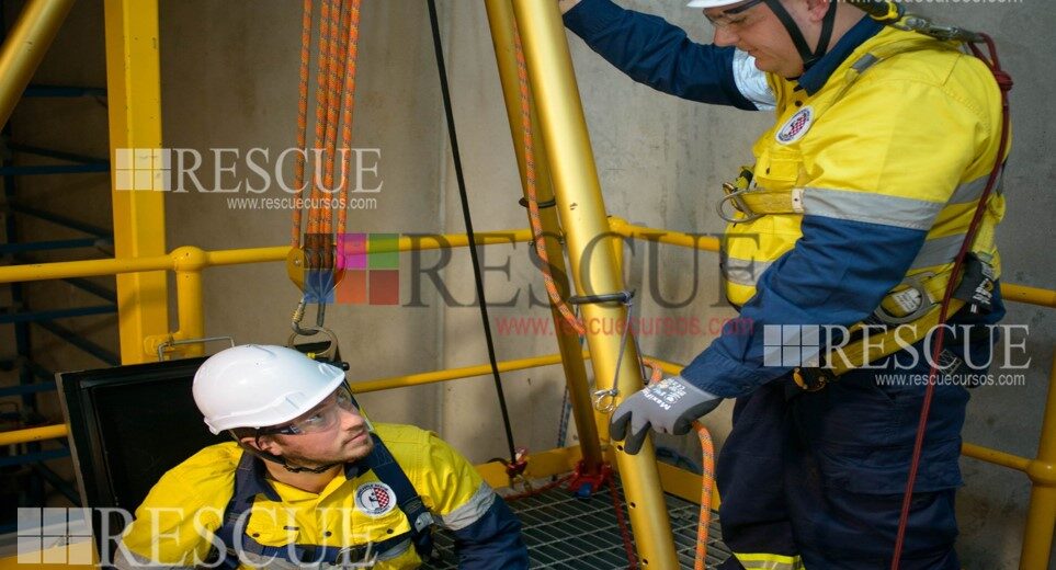 Curso Espaço Confinado Autorizado e Vigia NR 33 em Mandarim