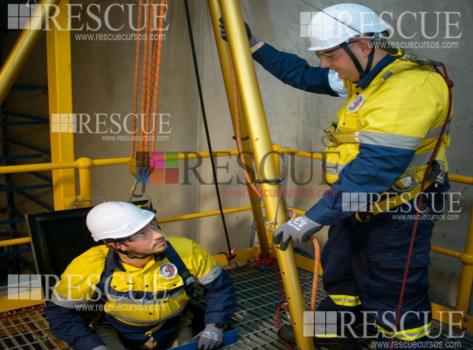 Curso Espaço Confinado Autorizado e Vigia NR 33 em Mandarim
