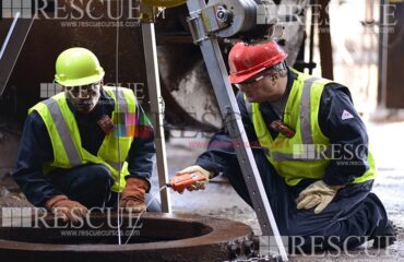 Curso NR 33 Supervisor de Entrada com Interprete em Russo Curso Capacitação NR-33 Segurança e Saúde nos Trabalhos em Espaços Confinados Supervisor de Entrada com Interprete em Russo