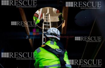 Curso NR 33 com Interprete em Russo O objetivo do Curso é instruir os profissionais e aprimorar os conhecimentos sobre atividades ocupacionais preventivas de autorizado ou vigia de serviços em espaços confinados, instruindo-o sobre os procedimentos de segurança, métodos de prevenção de acidentes, bem como os casos de emergência possíveis e seus procedimentos de resposta.