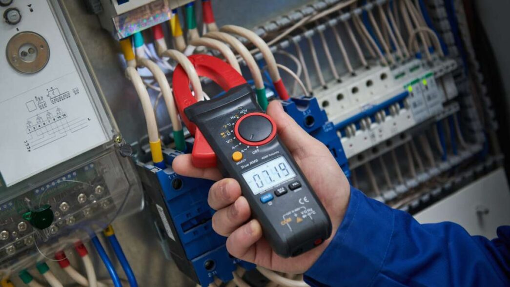 NR 10 Basic Course English