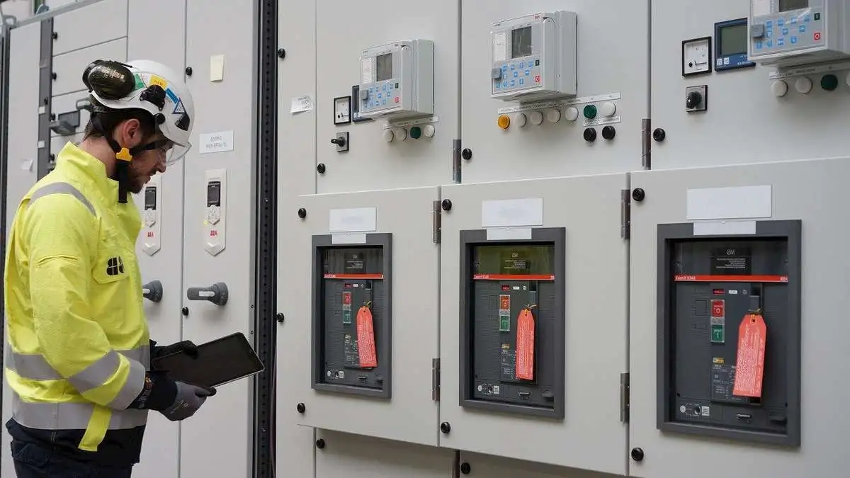 Curso de Aprimoramento sobre a Aplicação da Norma pra Instrutor NR-10 SEP - Sistemas Elétricos de Potências e suas Proximidades