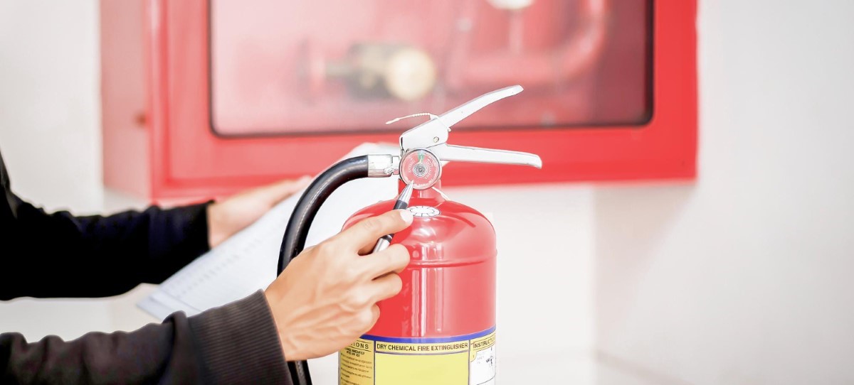 Verificação do manômetro e integridade do conjunto de acionamento.