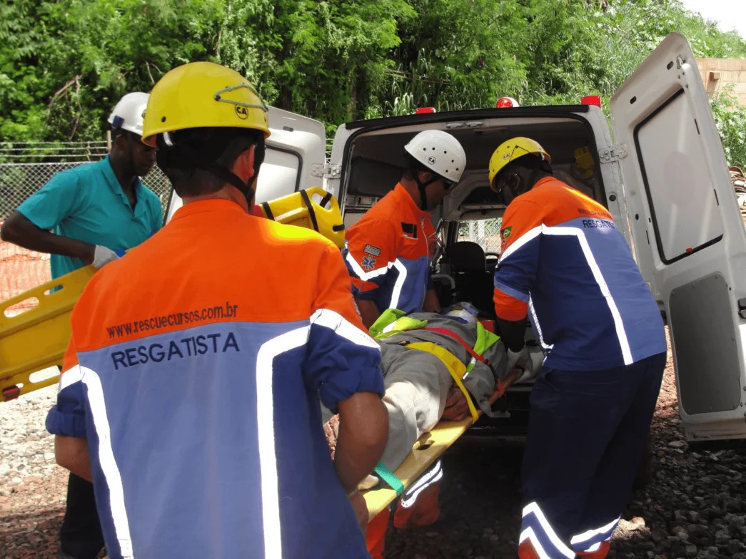 simulado veículos de emergência