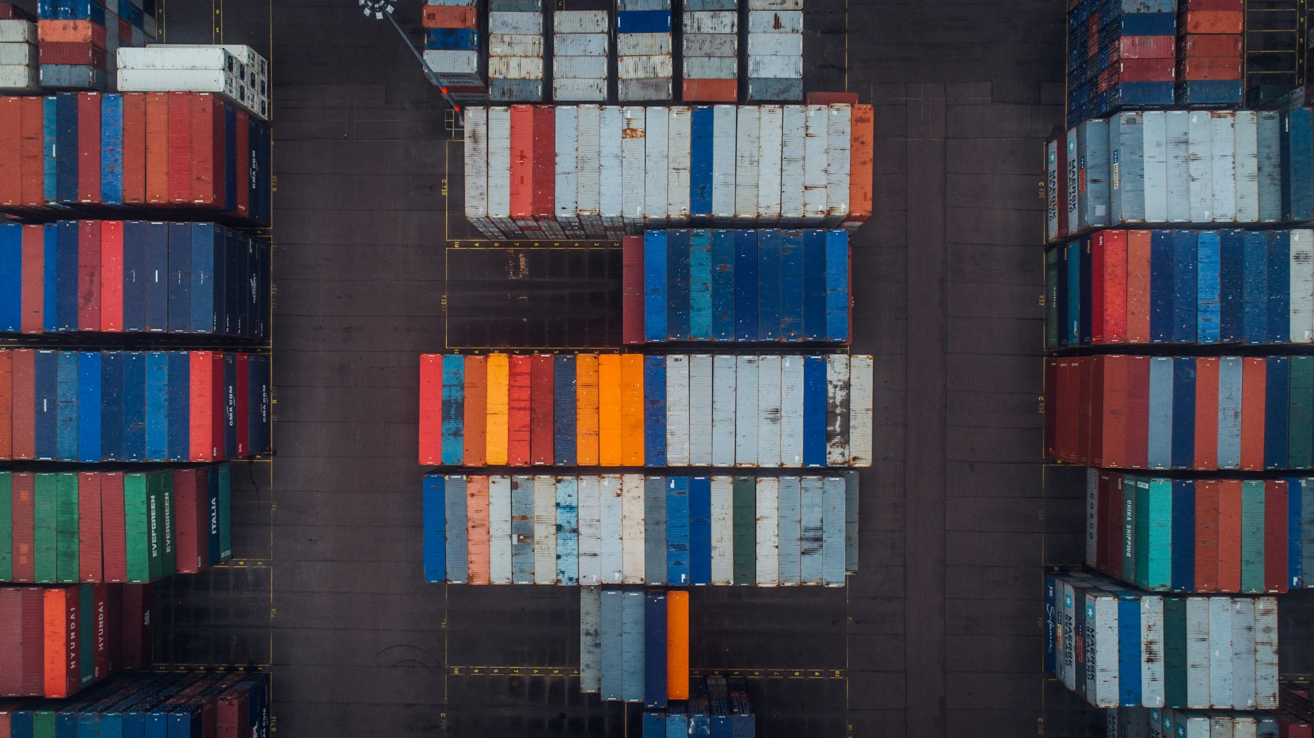 Armazenamento e inspeção de POUs antes do embarque. Assim a rastreabilidade e o controle dimensional seguem critérios de certificação DNV e ISO 19901-5.