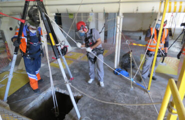 Curso NBR16577 Espaços Confinados Curso NBR16577 Espaços Confinados