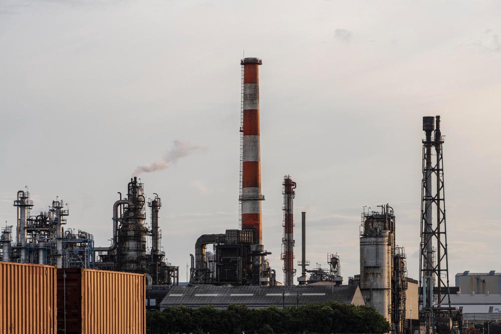 Verificação das instalações e dos equipamentos para garantir a segurança no uso do gás natural em ambientes residenciais e industriais