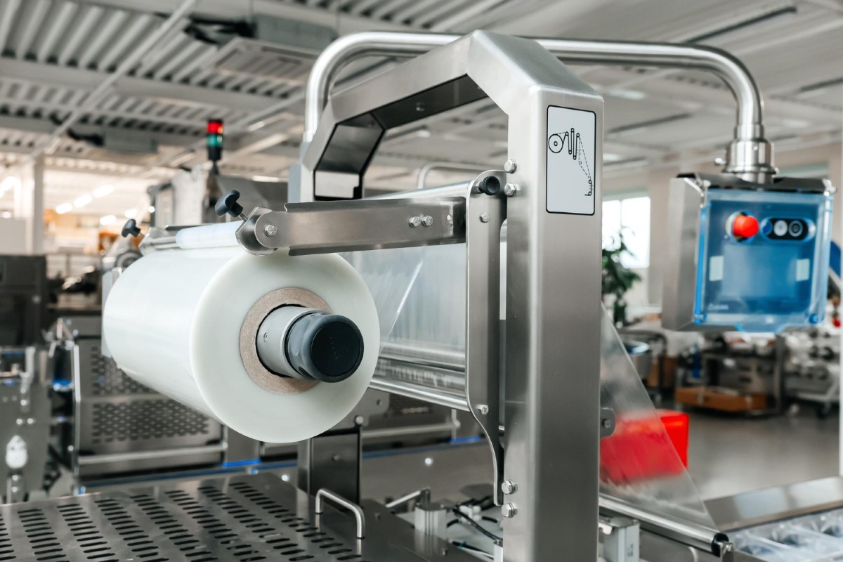 A uniformidade do filme depende da calibração correta dos rolos.