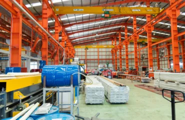 Ponte rolante operando em ambiente fabril com layout complexo, essa inspeção exige análise estrutural e funcional detalhada. Ponte rolante operando em ambiente fabril com layout complexo, essa inspeção exige análise estrutural e funcional detalhada.