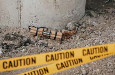 Estudo de Sistemas Áreas com Explosivos Estudo de Sistemas Áreas com Explosivos