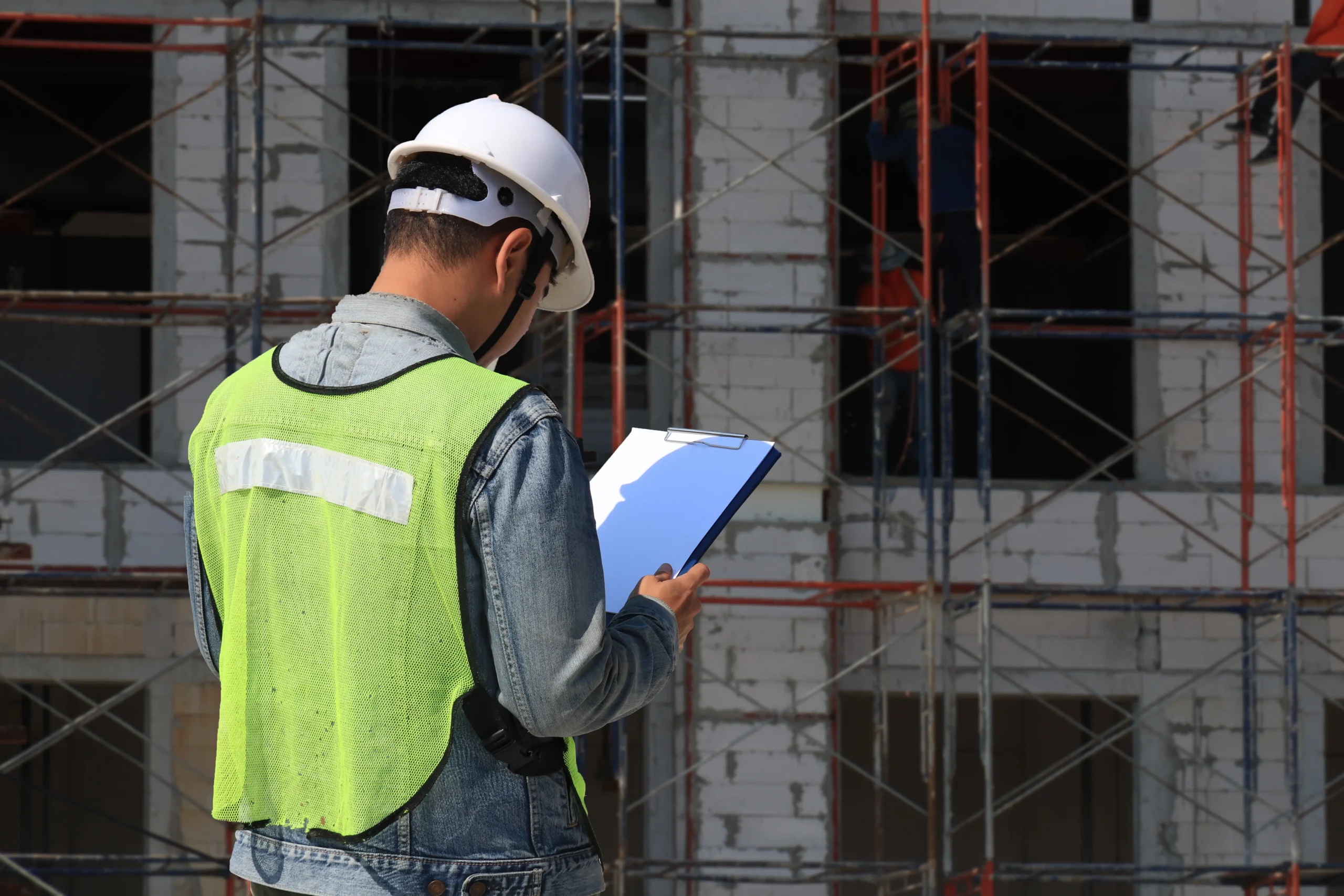 Inspeção técnica preliminar para elaboração da APR: etapa essencial antes da autorização do trabalho em altura conforme NR 35.
