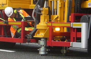 Caminhão de Pintura e Sinalização Viária Caminhão de Pintura e Sinalização Viária