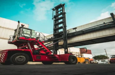 Curso Empilhadeira de Grande Porte NR 11 Curso Empilhadeira de Grande Porte NR 11