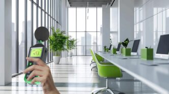 A Consultoria de Qualidade do Ar e Ruído envolve a avaliação e gestão de dois aspectos essenciais para a saúde e o bem-estar das pessoas no ambiente de trabalho: