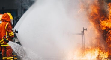 Combate a incêndio. - Projeto Sistemas de Combate a Incêndios