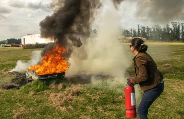 Curso de Contenção em Emergências Ambientais Curso de Contenção em Emergências Ambientais