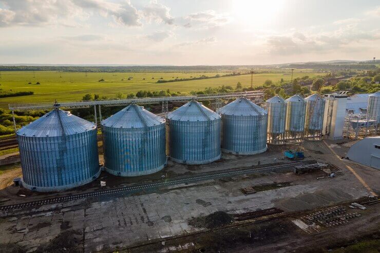 Silos industriais- Laudo de Tanque de Polietileno Silos industriais- Laudo de Tanque de Polietileno