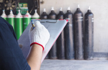 373 Laudo Inspeção de Cilindros de Aço para Gases é, sobretudo, um procedimento essencial para garantir a segurança no armazenamento e transporte de gases comprimidos.