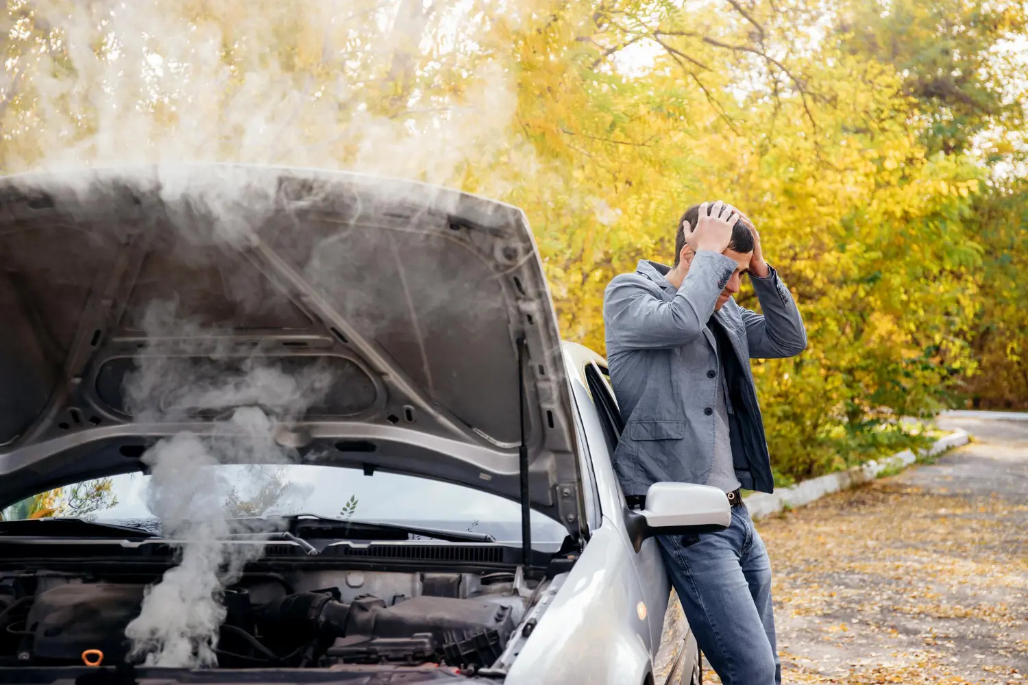 Emissão de fumaça preta evidente em veículo diesel: indicador clássico de queima incompleta e possível infração à Portaria IBAMA nº 85/96. A análise técnica por Escala Ringelmann e opacímetro é imprescindível para emissão de laudo com ART.