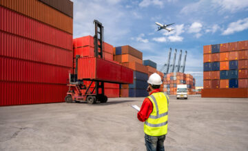 Controle de carga de contêineres de caixa para camião para importação e exportação logística. - Consultoria NR 29