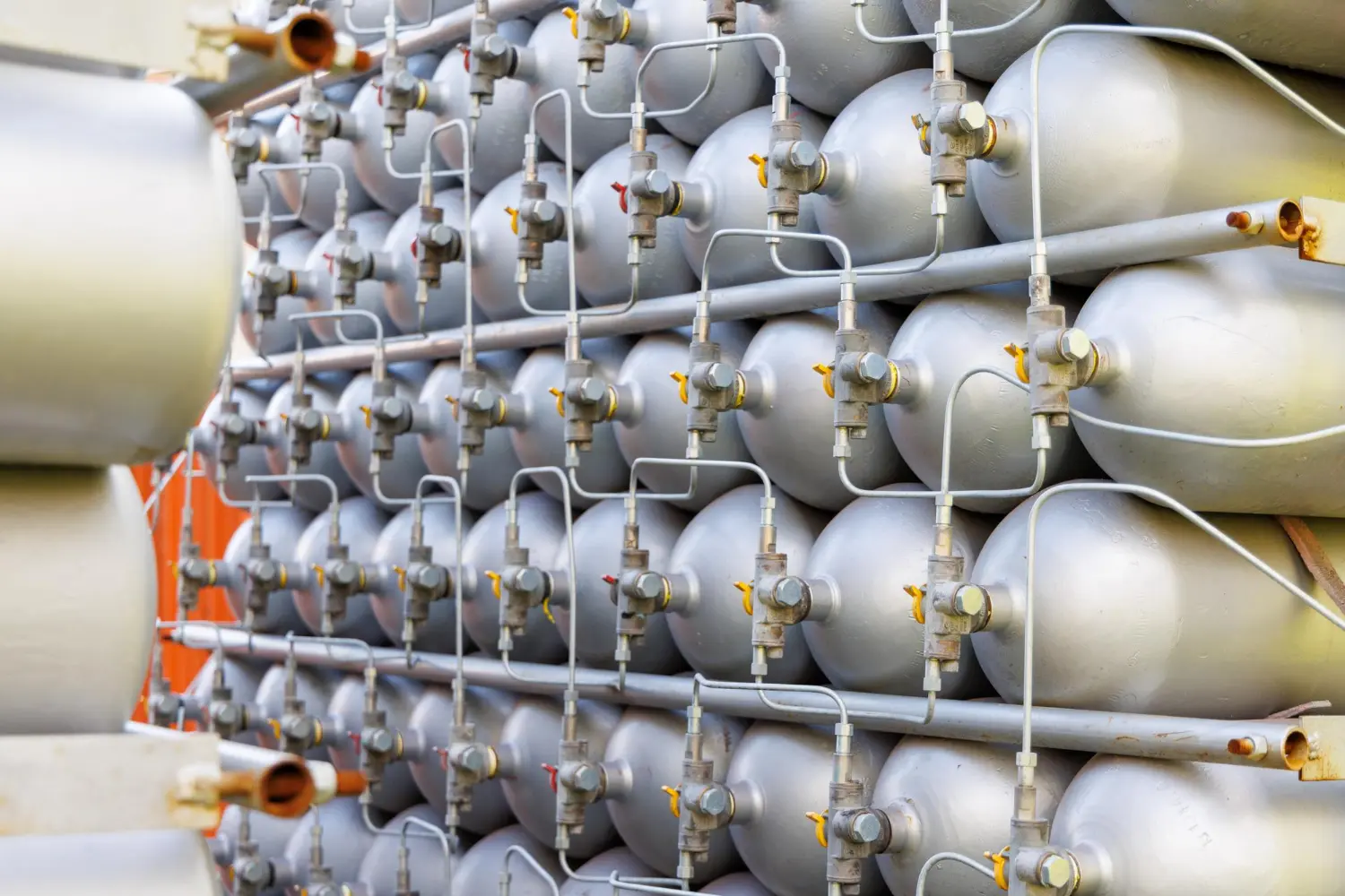  Sistema modular de cilindros interligados para armazenamento de GLP a granel. 