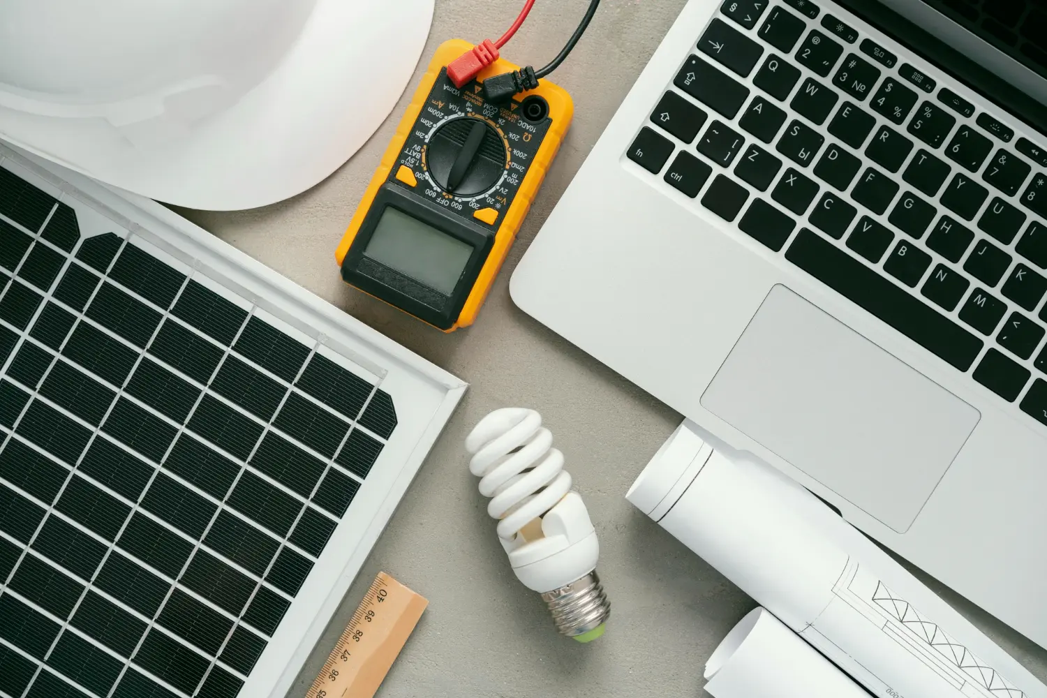 A tecnologia e o conhecimento técnico se unem na elaboração do As Built Elétrico. Cada medição validada fortalece a integridade do sistema e a responsabilidade profissional.