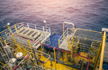 Embarcação com gases inflamáveis O objetivo do curso NFPA 306 para sistemas de gás em embarcações é capacitar os participantes a compreender e aplicar as normas e diretrizes estabelecidas pela NFPA 306 para garantir a segurança no manuseio, armazenamento e operação de sistemas de gás a bordo de embarcações.