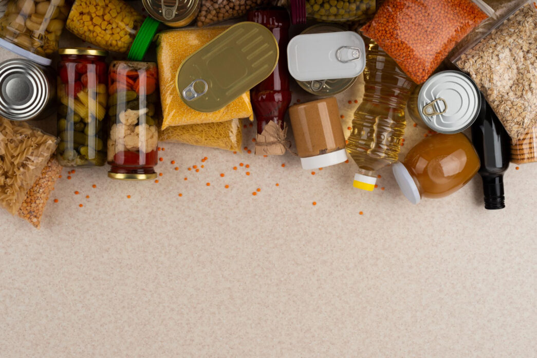 Alimentos embalados em plásticos, vidros e metais. - Laudo Contato com Alimentos