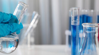 Analise de material que contêm carbono e, geralmente, hidrogênio, além de outros elementos como oxigênio, nitrogênio, enxofre, fósforo e halogênios.