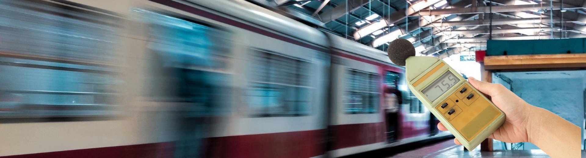 Decibelímetro em analise em estação de trem. - Curso Laudo Vibração Ambiental