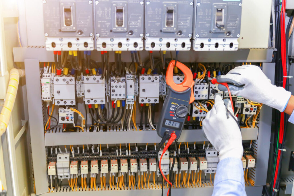 Evite acidentes graves com eletricidade, que podem resultar em danos físicos e materiais. - Consultoria NR 10