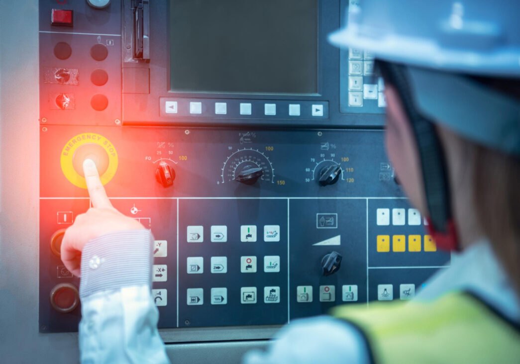 O Curso Operação Sala de Máquinas tem como objetivo capacitar profissionais para a operação segura, eficiente e em conformidade com as normas vigentes de salas de máquinas industriais. Dessa forma, busca-se aprimorar as competências técnicas dos participantes, garantindo a adequada supervisão e manutenção dos equipamentos.