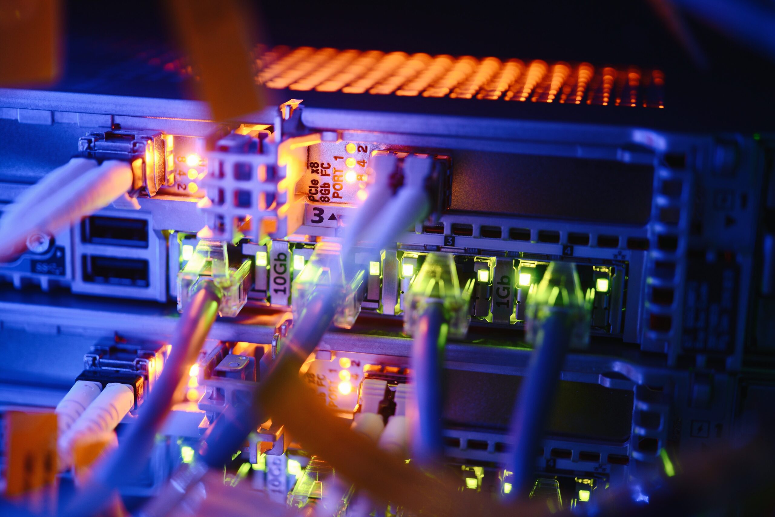 Inspeção de sistema de telecom integrado ao painel elétrico com analisador digital