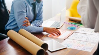 Gestão técnica integrada: do planejamento físico à análise de riscos, conectando escopo, prazo e propósito.