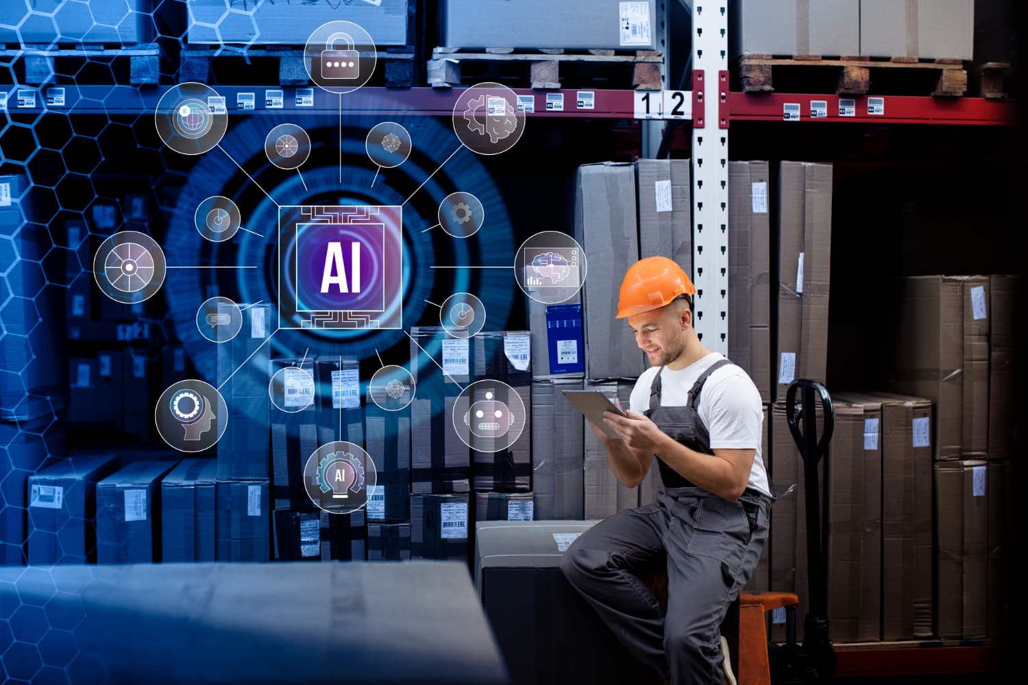 Trabalhador utiliza sistemas inteligentes integrados à cadeia logística com apoio da IA para tomada de decisão operacional. A governança eficaz nesse contexto exige monitoramento de riscos, validação de modelos e responsabilidade sobre resultados automatizados.