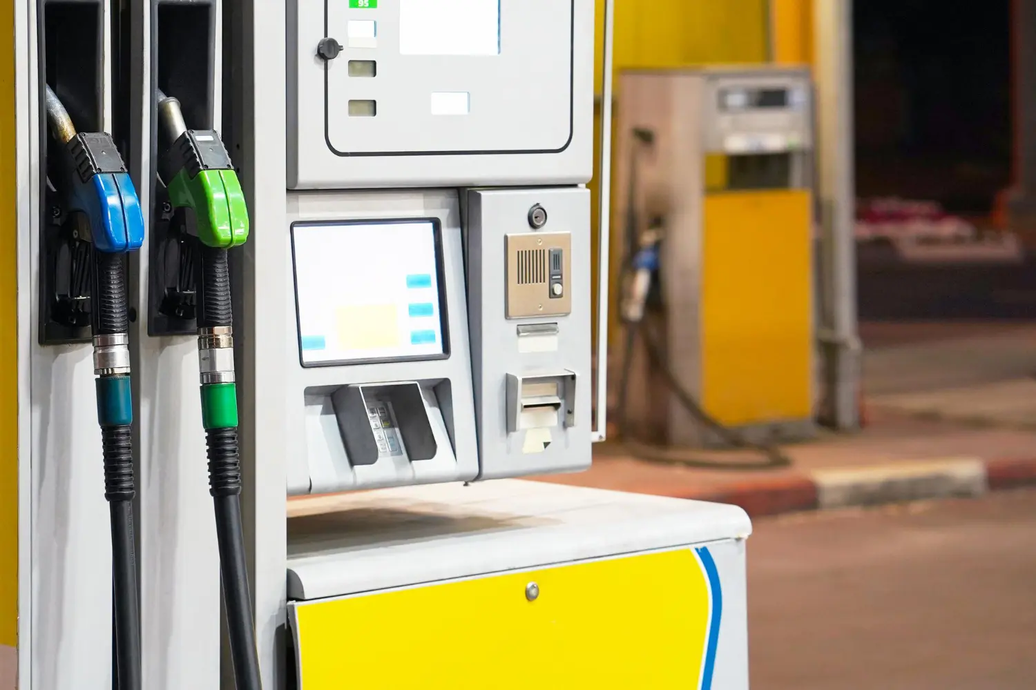 Bombas modernas exigem instalação precisa em infraestrutura elétrica e aterramento: garantir o funcionamento 24h é também proteger o sistema de falhas críticas.