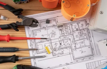 Curso Projeto AsBuilt Elétrico Levantamento técnico para Projeto AsBuilt Elétrico: a verdade da instalação começa na bancada com ferramentas e plantas atualizadas conforme executado.