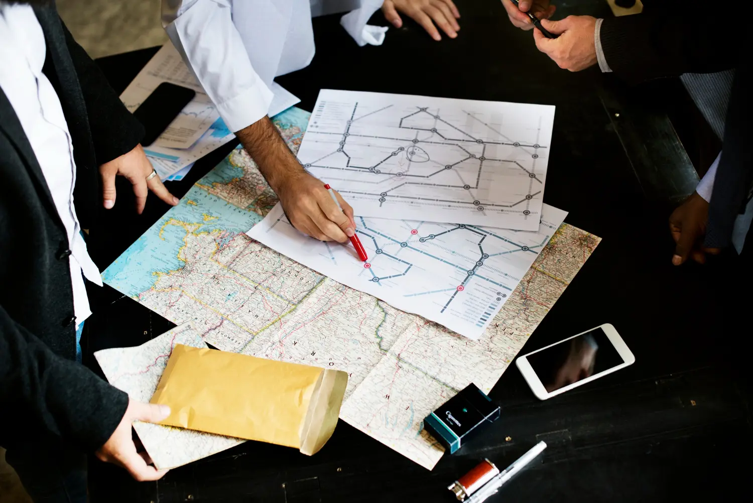 Fase colaborativa da elaboração do Mapa de Riscos integração entre CIPA, técnicos de segurança e profissionais da área para identificação precisa dos riscos, com base em rotas, setores e fluxos operacionais.