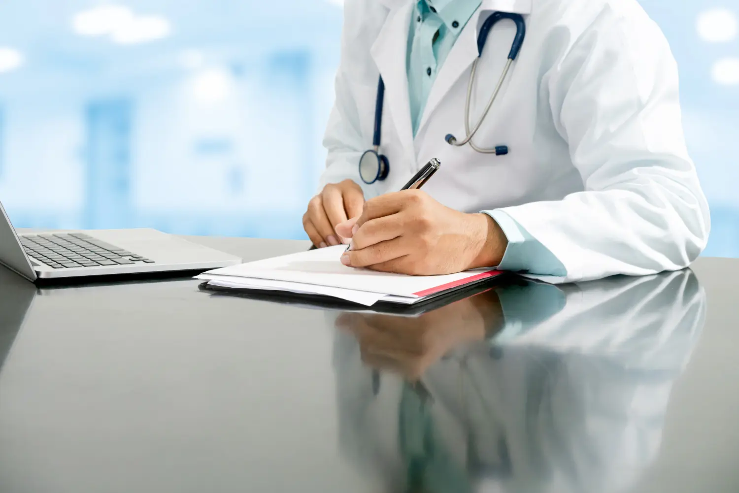 Registro médico de exames ocupacionais integrados ao PCMSO.
