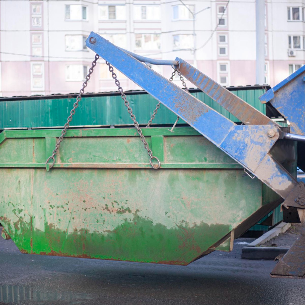 Içamento seguro, estabilidade controlada e risco zero na operação com poliguindaste conforme a NR 18.