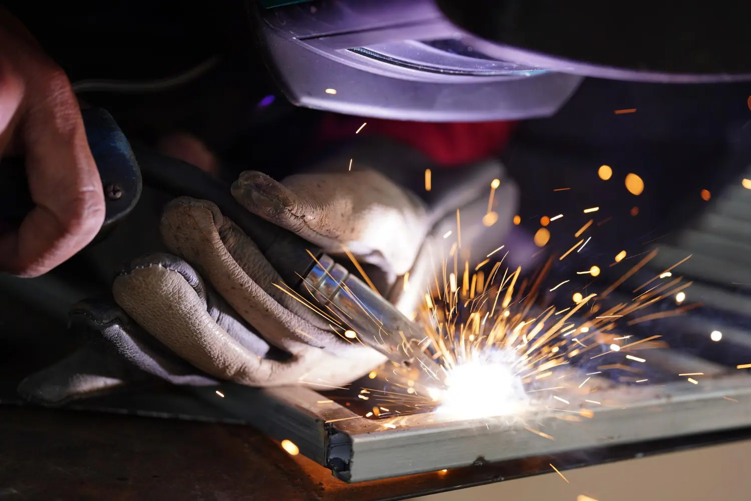Precisão térmica no corte para garantir juntas limpas e controladas.