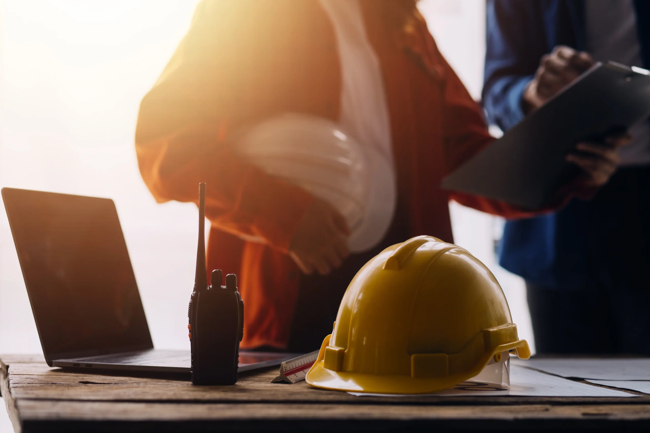 A verificação em campo é etapa essencial nos Cursos NRs quando a norma exige prática comprovada.