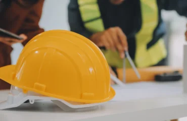 FOTO DESTAQUE Competência técnica validada por experiência e normas é requisito para ministrar treinamentos obrigatórios.