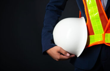 Segurança não é idioma. É compreensão técnica ou vira exposição direta ao risco. Segurança não é idioma. É compreensão técnica ou vira exposição direta ao risco.