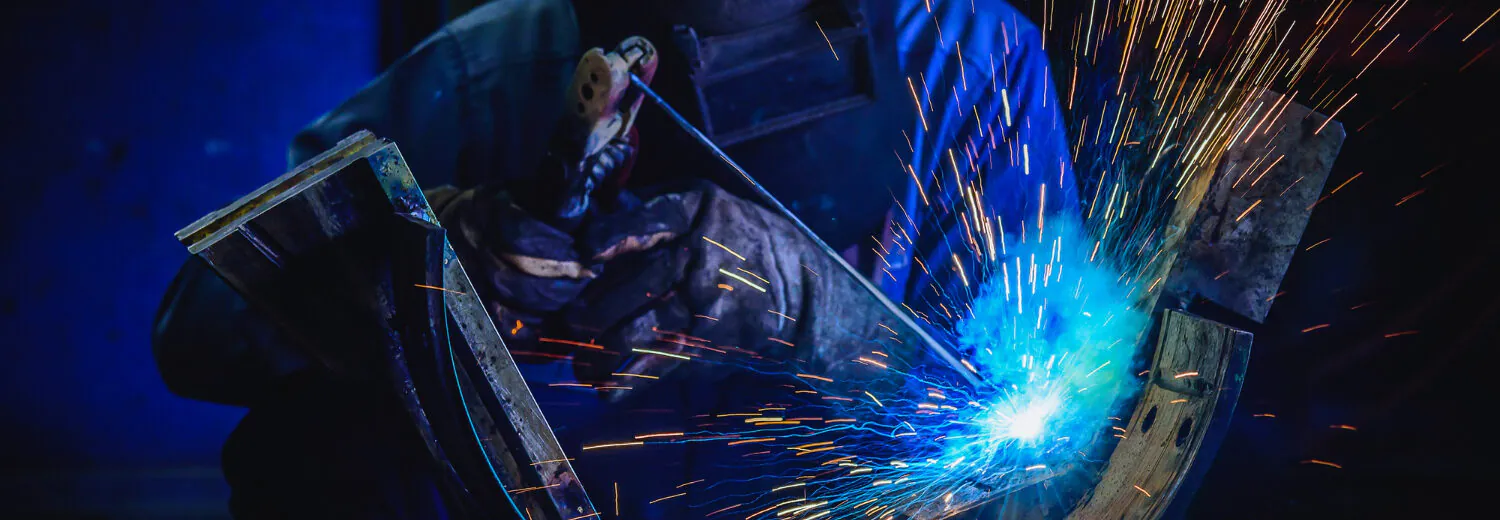 O objetivo do Curso Solda por Projeção é qualificar profissionais para atuarem de forma segura, eficiente e tecnicamente correta em ambientes industriais onde esse tipo de soldagem é aplicado.
