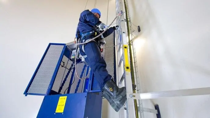 Curso Elevador Torre Eólica